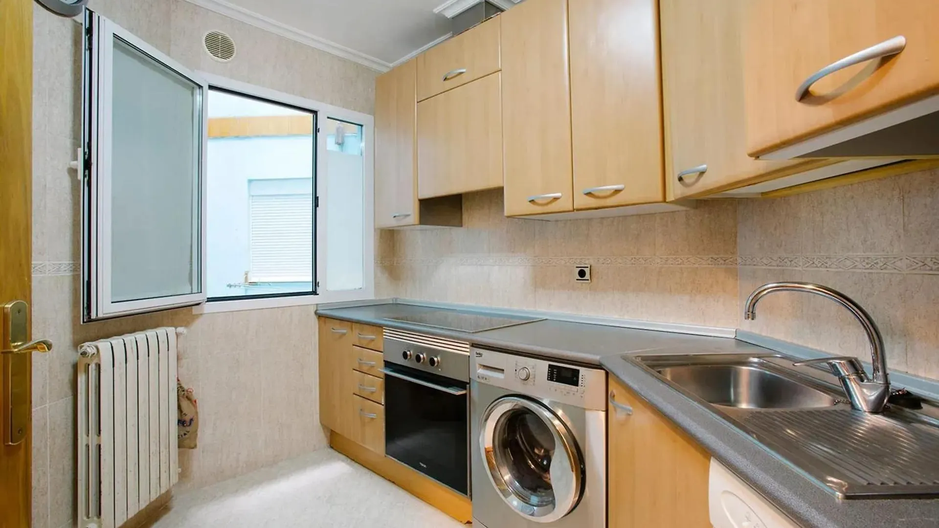 Modern Apartment In Donostia 75 M² With Jacuzzi San Sebastian Spain