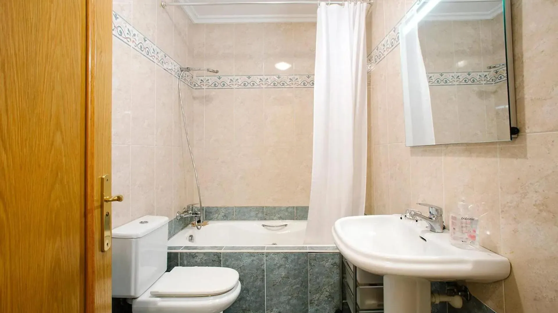Modern Apartment In Donostia 75 M² With Jacuzzi San Sebastian
