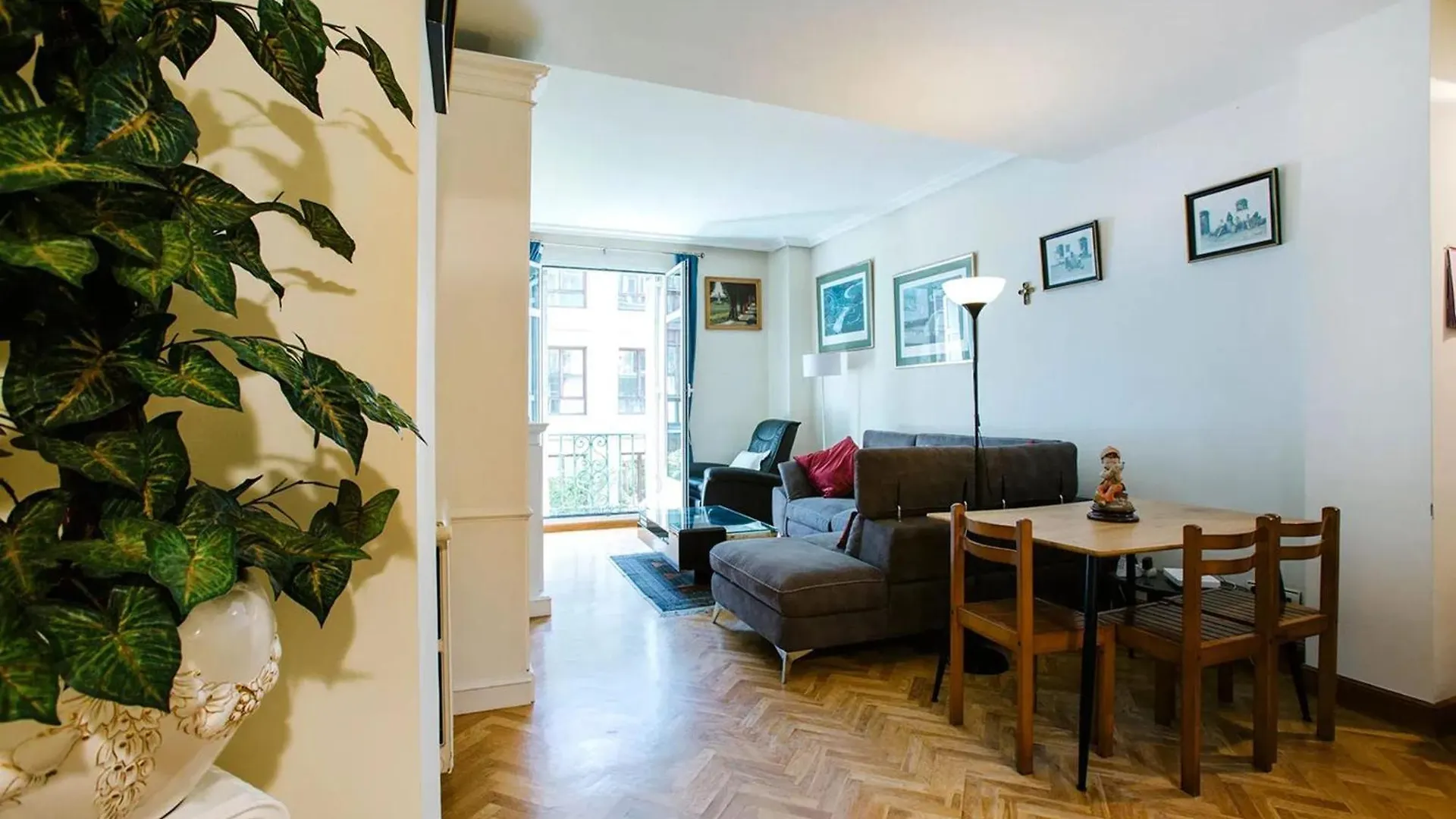 Modern Apartment In Donostia 75 M² With Jacuzzi San Sebastian